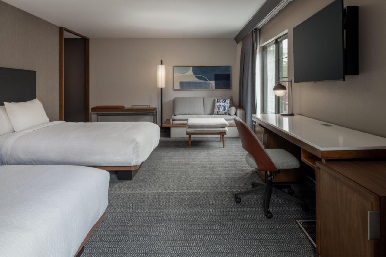 Hotel Courtyard By Marriott Olympia Exterior foto